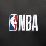 TARMAK Batoh na basketbal 25 l NBA bez · záber 2