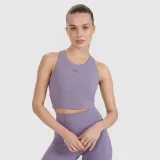 Sportovní crop top s výstřihem na zádech 4F x Anna Lewandowska - fialový · záber 1