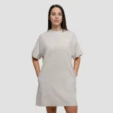 Дамска рокля-тениска Agile T-Shirt Dress Desert - GymBeam - Размер: L | Цвят: béžová | Тегло: 0,308 g · záber 1