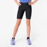 KIPRUN Detské bežecké priedušné priliehavé šortky Kiprun Dry čierne 10-11 r (141-150 cm) · záber 1