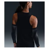 Dámské běžecké tílko NIKE W NK ONE SWSH HBR DF TANK · záber 5
