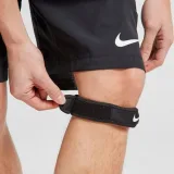 Fitness chránič NIKE PRO ELBOW BAND 3.0 BLACK WHITE · záber 3