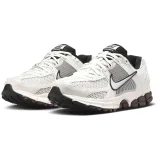 Nike Zoom Vomero 5 - 42 · záber 3