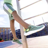 DECATHLON Detská priedušná športová obuv Playful Summer zeleno-oranžová 31 · záber 2
