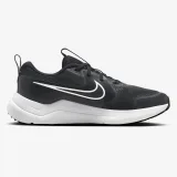 Nike Cosmic Runner Kids - Velikost: 37,5 | Barva: Čierna · záber 3