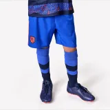 KIPSTA Detské futbalové šortky Viralto Kids modré červený pásik 7-8 r (123-130 cm) · záber 1
