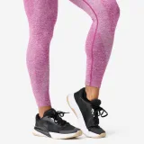 DOMYOS Dámske fitness legíny bezšvové tmavofialové M - W30 L31 · záber 2