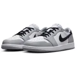 Nike Air Jordan 1 Low OG - 42,5 · záber 5