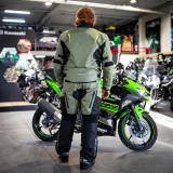 Touringová moto bunda W-TEC Karmal Farba čierno-olivovo zelená, · záber 3