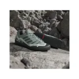 Pánská nízká turistická obuv ADIDAS Terrex Swift Solo 2.0 silver green legend ivy linen green · záber 5
