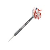 dart nyíl Bull’s steel Krzysztof Ratajski Generation 2 Black Edition 22gr 90% gravírozott · záber 2