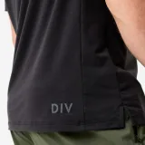 DOMYOS Pánske fitness tričko elastické čierno-sivé M · záber 2