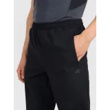 Pánské tréninkové kalhoty 4F TROUSERS FNK M1067-WMM00TFTRM1067-20S-DEEP BLACK · záber 4