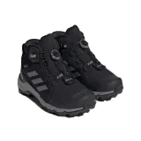 Juniorská kotníková turistická obuv ADIDAS Terrex Mid Jr GTX core black grey three core black · záber 3