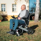 Elektrický invalidný vozík inSPORTline Hawkie II • 700W • 27,95kg • do 130kg • až 24km dojazd - Farba: zelená · záber 3
