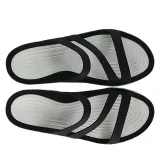 Dámské pantofle (plážová obuv) CROCS Swiftwater Sandal W black white · záber 3