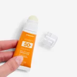 DECATHLON Krém na opaľovanie 20 ml a tyčinka na pery 4 g SPF50+ IP 50 · záber 2