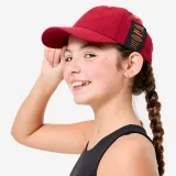 DECATHLON Detská šiltovka priedušná nastaviteľná bordová bez · záber 2