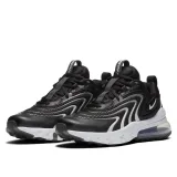 Chlapecká rekreační obuv NIKE Air Max 270 React ENG black white · záber 4