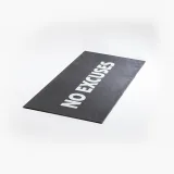 SOMEONE SOMEWHERE FREELETICS podložka na cvičenie s nápisom „No excuses“ bez · záber 1