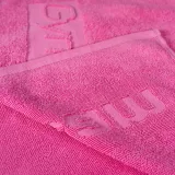 GymBeam Ručník do fitka pink · záber 3