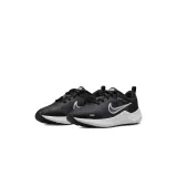 Juniorská sportovní obuv (tréninková) NIKE Downshifter 12 black dark smoke grey white · záber 3