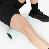 DECATHLON Masážny penový valček mäkký modrý bez · záber 2