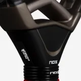 NOX NOX AT10 Pro Cup HARD padelová raketa 26 Agustín Tapia bez · záber 2