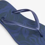 DECATHLON Dámske žabky 500 Flowy tmavomodré 35-36 · záber 2