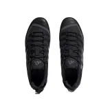 Pánská nízká turistická obuv ADIDAS Terrex Swift Solo 2.0 core black grey three grey six · záber 3