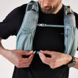 KIPRUN Unisex trailová vesta 500 5 l + hydrovak 1 l zelená jedna veľkosť · záber 1
