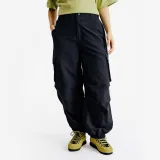 DECATHLON Dámske fitness cargo nohavice čierne S (W28 L31) · záber 1