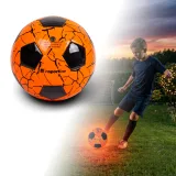 Svietiaca futbalová lopta inSPORTline Lumikick s LED svetlom, veľ. 5 · záber 1