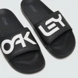 Oakley B1B Slide 2.0 Veľkosť: 42,5 EUR · záber 4