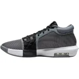 Nike LeBron Witness VIII - 42,5 · záber 3