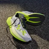 Pánska bežecká obuv UNDER ARMOUR UA Velociti Distance M white high vis yellow high vis yellow · záber 5