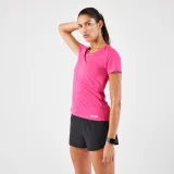 KIPRUN Dámske bežecké tričko Run 100 priedušné cyklámenové 2XL · záber 2