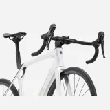 TREK Madone SL 5 Gen 8 Gloss Crystal White/Matte Deep Smoke 2026 - Velikost: M · záber 5